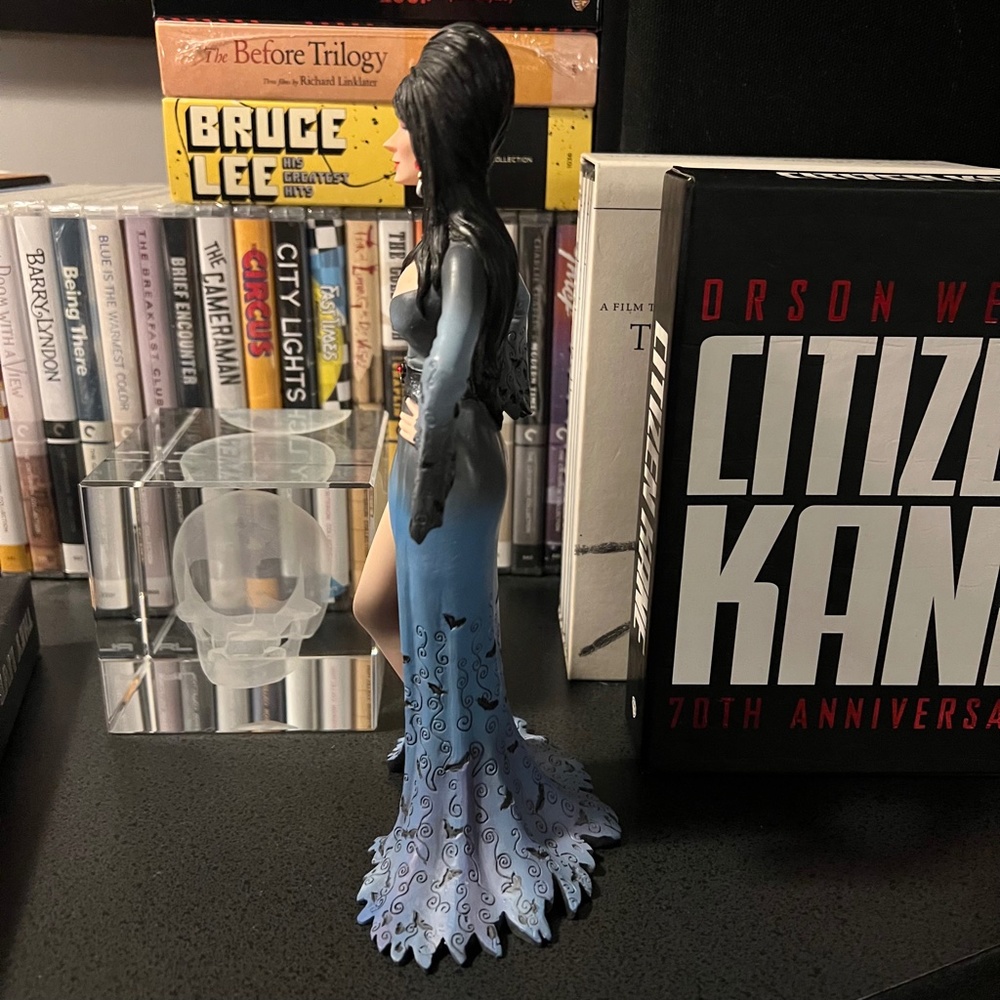 ELVIRA Mistress Of The Dark 2021 Couture De Force Figurine Statue - Picture 14 of 16
